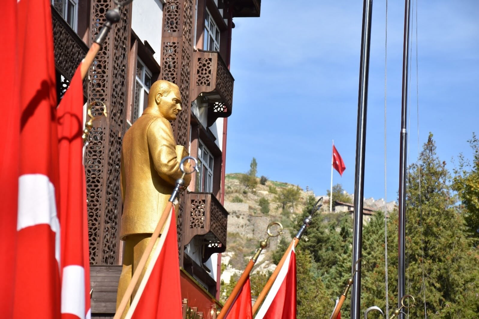29 ekim cumhuriyet bayramı kutlamaları çelenk sunma töreniyle başladı — fotoğraf 8