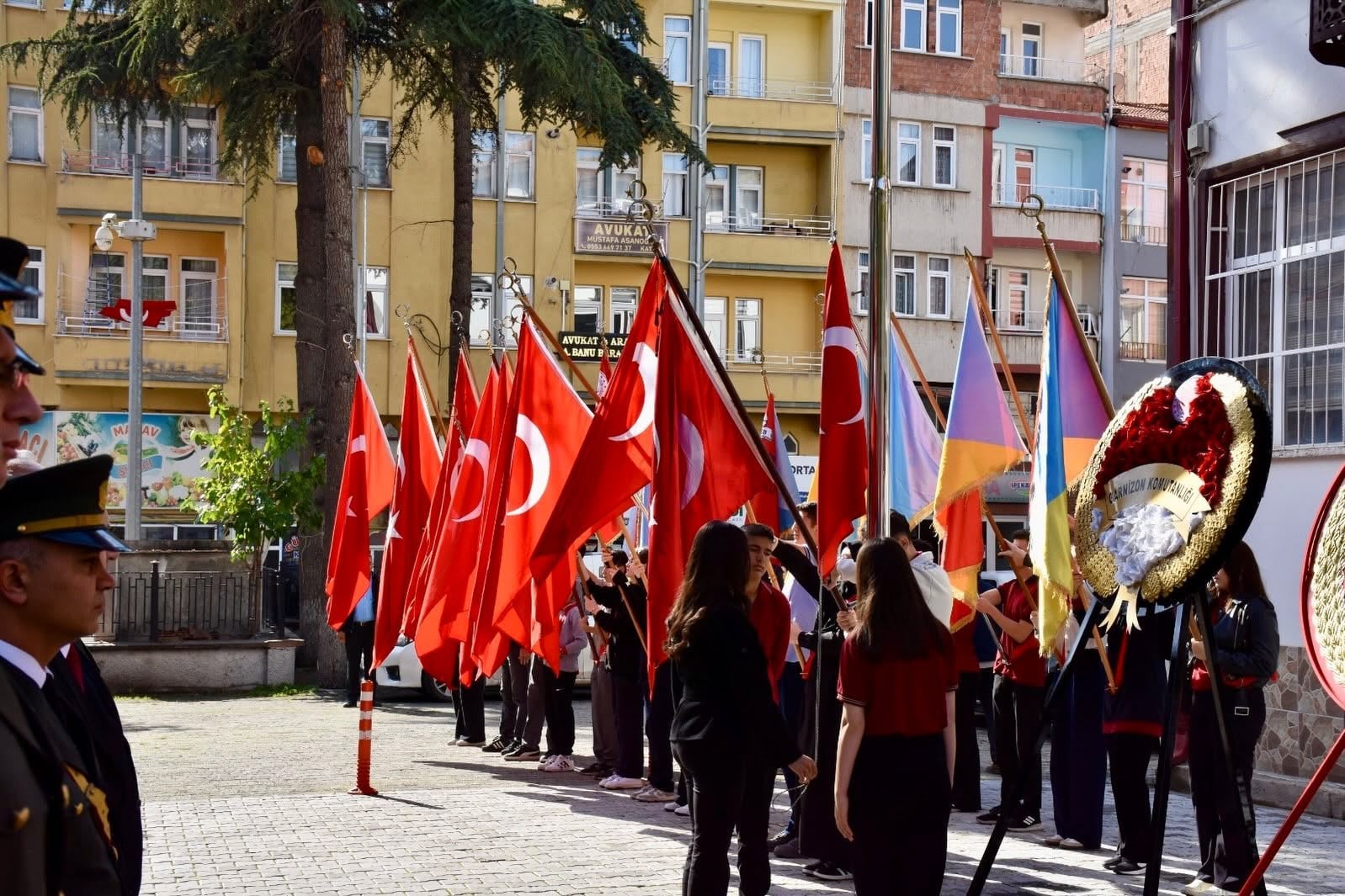 29 ekim cumhuriyet bayramı kutlamaları çelenk sunma töreniyle başladı — fotoğraf 9