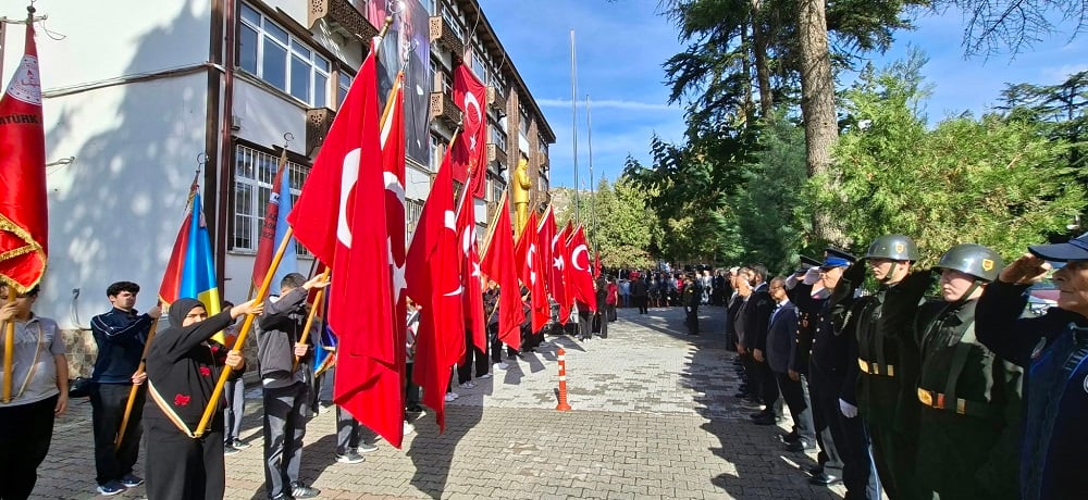 29 Ekim Cumhuriyet Bayramı Kutlama Programı kapsamında Çelenk Sunma Töreni Düzenlendi — fotoğraf 8