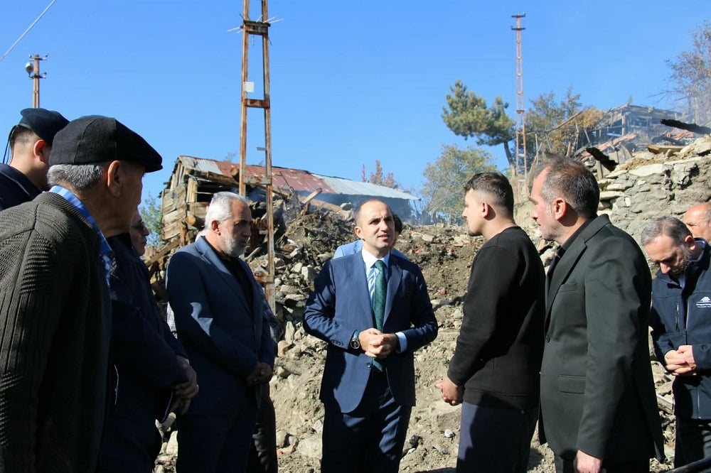 Kaymakam Ramazan POLAT, İskilip'e Bağlı Yaylacıkseki Köyünde Çıkan Yangın Yerinde İncelemelerde Bulundu — fotoğraf 3