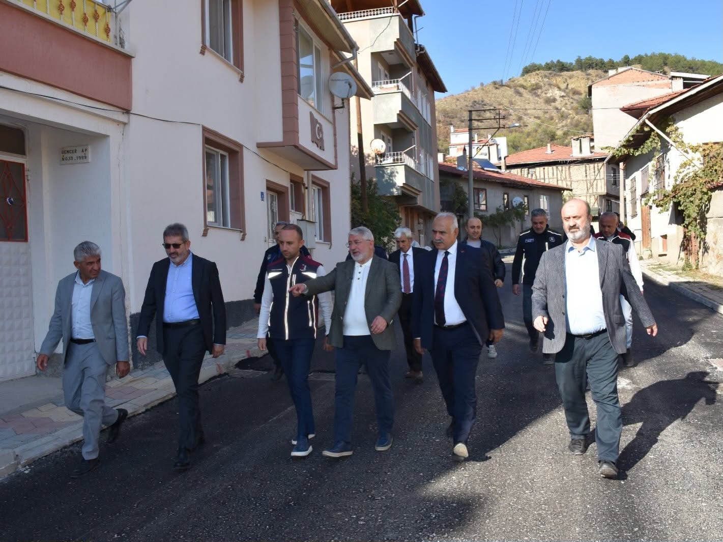 İskilip'te yollar yenilendi: yaklaşık 2 bin ton sıcak asfalt serildi — fotoğraf 3