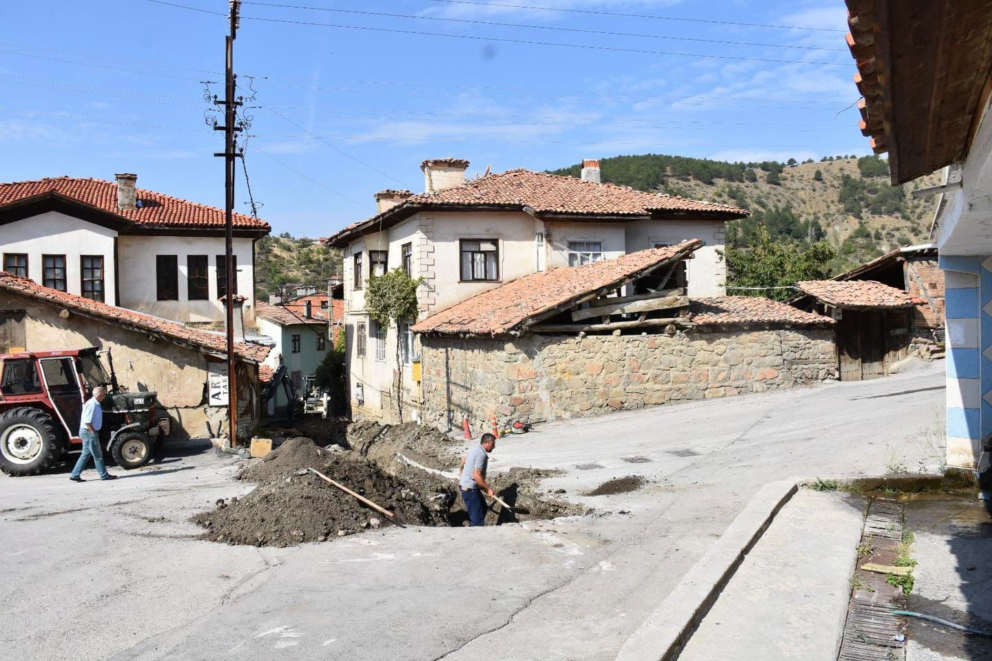Ulaştepe'de iki sokağın içme suyu hattı yenilendi — fotoğraf 5